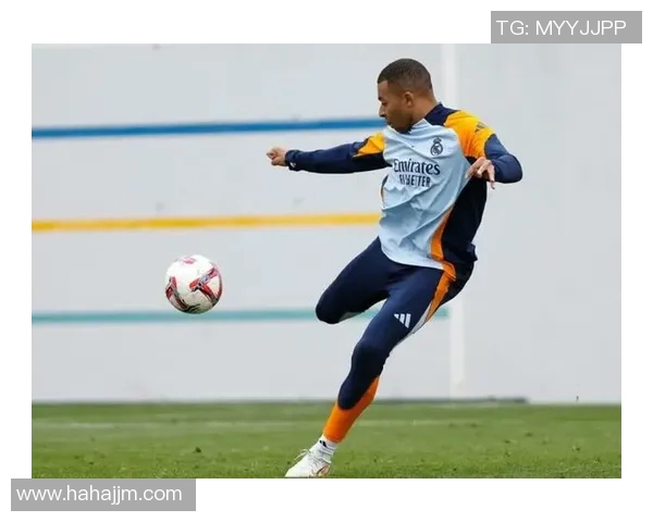 姆巴佩背后5号足球传奇人物揭秘 他们如何影响现代足球的风格与技术