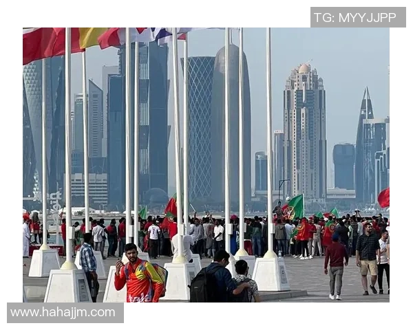 足球巨星齐聚卡塔尔掀起热潮引全球球迷关注与激情狂欢 足球巨星齐聚卡塔尔掀起热潮引全球球迷关注与激情狂欢